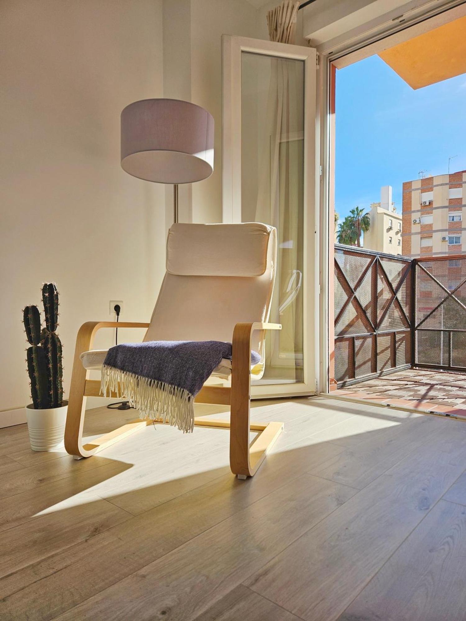 Апартаменты Apartamento Plaza Capuchinos Малага Экстерьер фото